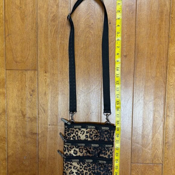 LeSportsac 3 Zipper Crossbody Bag Animal Print Leopard Travel Everyday Casual - Picture 11 of 11
